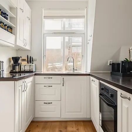 2-story Floor I 3x Work Space I Shared Garden Apartment *