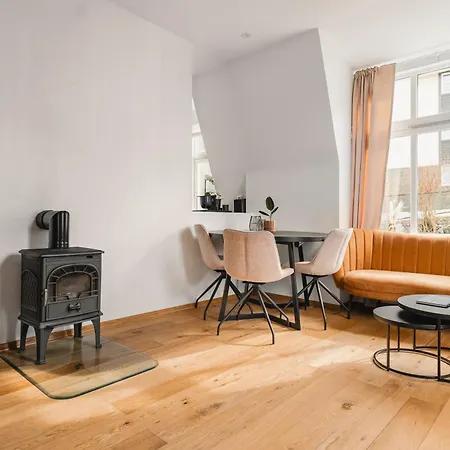 2-story Floor I 3x Work Space I Shared Garden Apartment